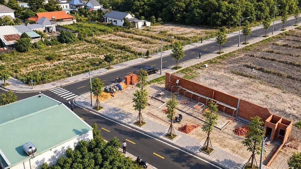 Bán nhà riêng tại Cao Bá Quát, 890 triệu, 230 m2, mặt tiền 5m, ngõ rộng 16m