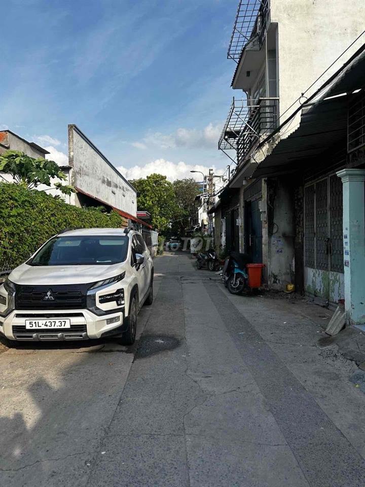 Nhà Đẹp giá rẻ 60m - 2.2 tỏi- ngay mê trô Lê văn Khương quận 12