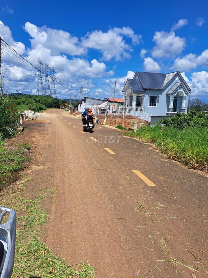 Đất mặt tiền đường nhựa gần trung tâm thị trấn Di Linh Lâm Đồng