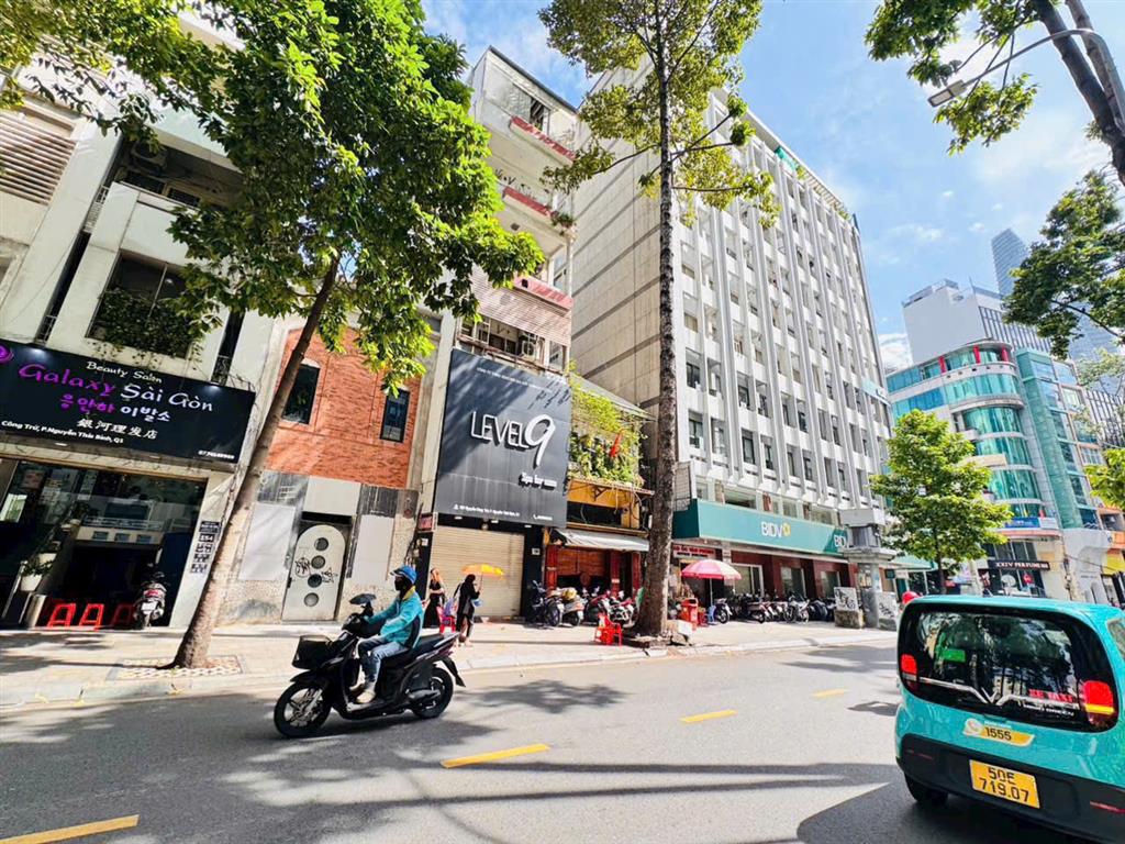 QUẬN 1: CHÍNH CHỦ BÁN NHÀ 2 TẦNG MẶT TIỀN NGUYỄN CÔNG TRỨ- 4,5M*22,5M VUÔNG ĐẸP- GIÁ TRỊ