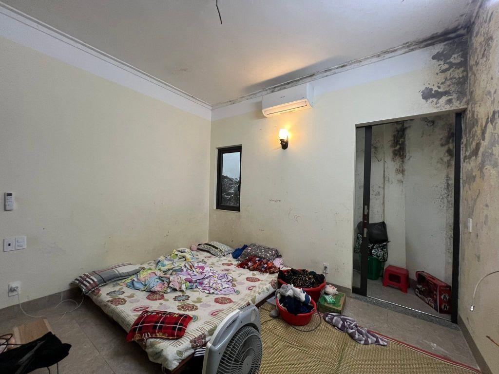 Bán nhà 2 tầng cũ ngõ phố Cựu Thành, ph Nguyễn Trãi, TP HD, 64m2, 3 ngủ, mt 4m, 2 vs