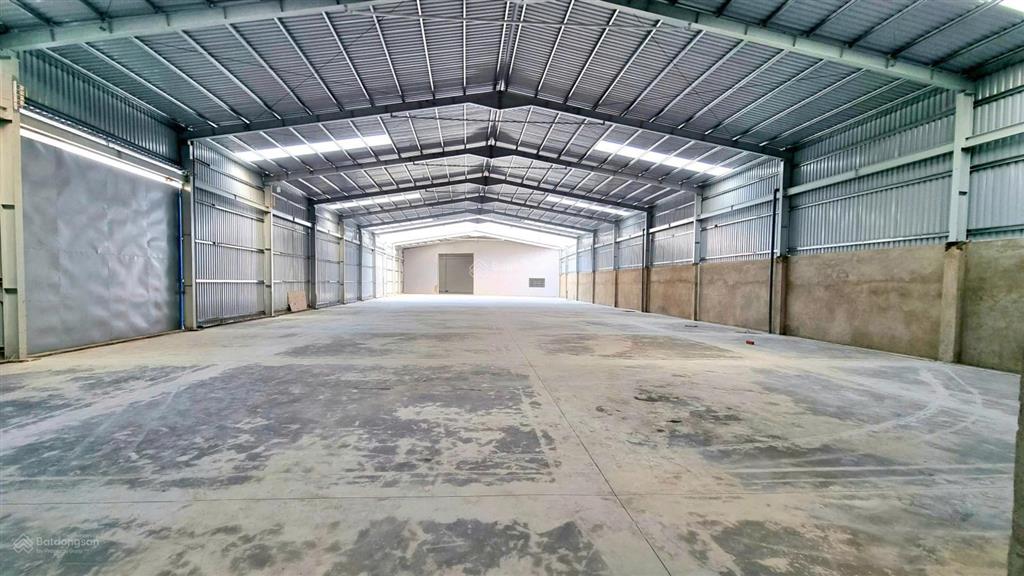 Bán xưởng 3.700m2 giá sát mức đền bù mở rộng đường 2 mặt tiền đường container