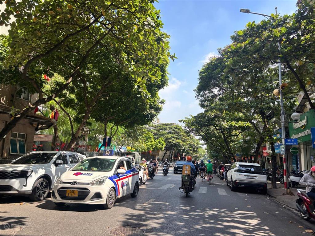 Bán đất mặt ngõ 66 ngọc lâm long biên ngõ thông, ô tô tránh, giá rẻ.