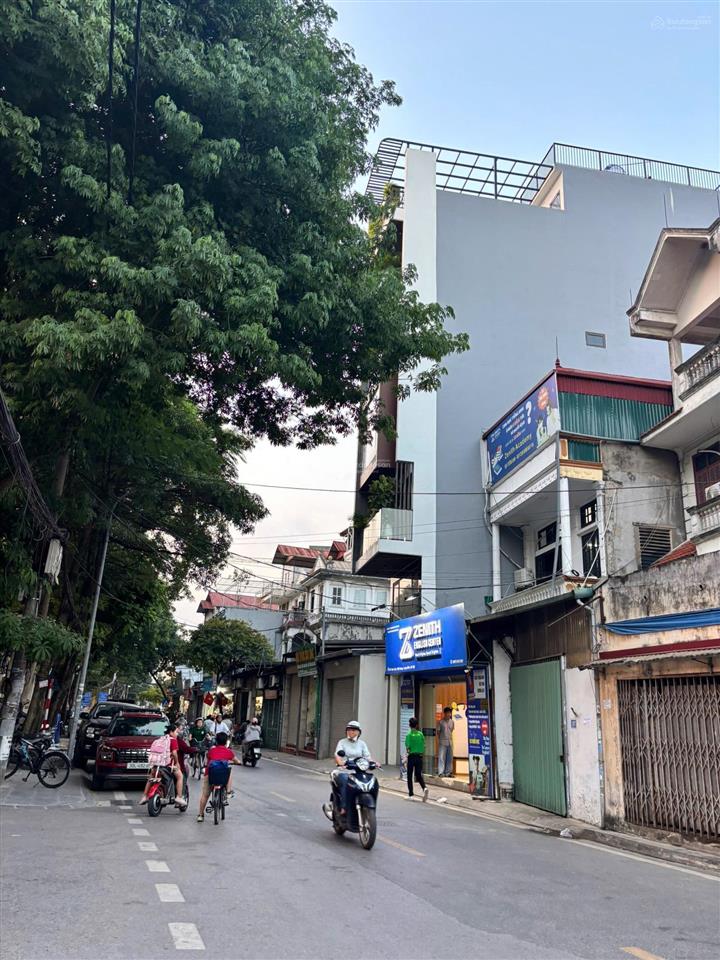 Bán mảnh đất đẹp nhỏ xinh mặt phố hoa lâm, gần bigc và vinhomes riverside, kinh doanh rất đẹp.