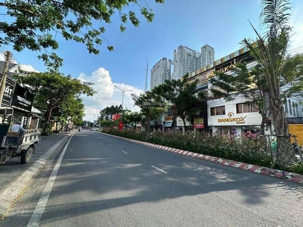 Chính chủ cần bán gấp nhà mặt tiền đường trần văn ơn, phú hòa, tdm
