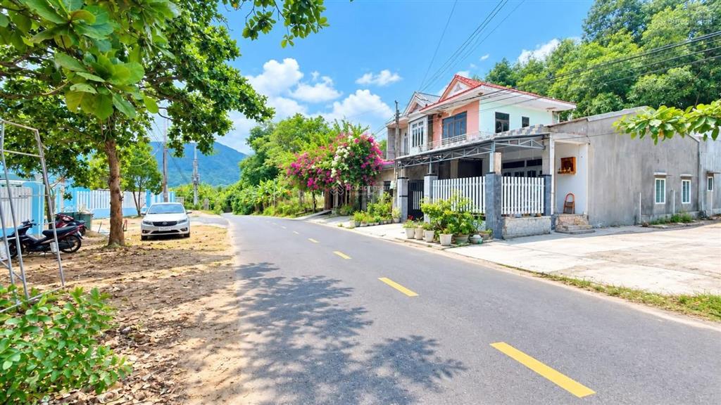 Lô đất mặt tiền đường nhựa 10,5m đối diện trường tiểu học hòa vang