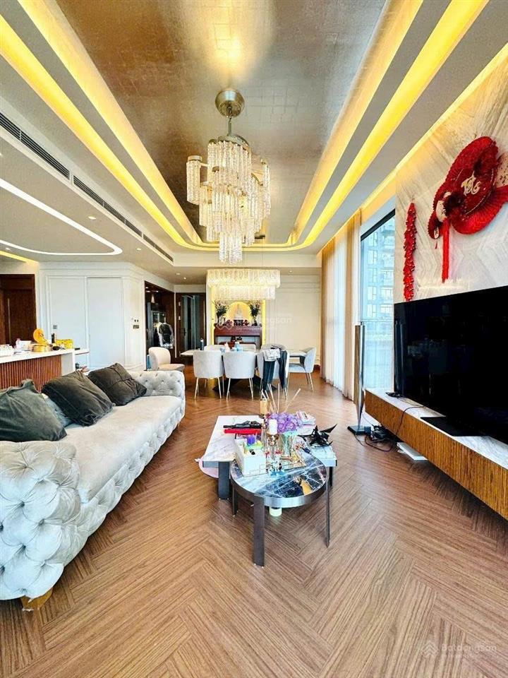 Chính chủ bán gấp căn hộ 92m2, 2pn giá hơn 6 tỷ tòa licogi 13 số 164 khuất duy tiến 0983 814 ***