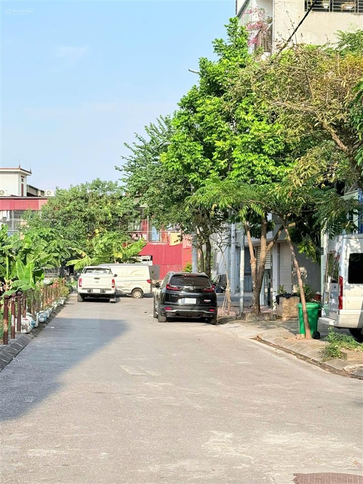 Đông dư, giáp hải đất đẹp, đường rộng, vỉa hè, ô tô tránh đỗ ngày đêm