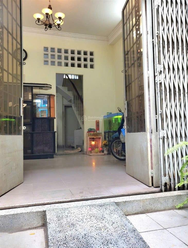 Chỉ 8.45 tỷ tl chủ. có ngay nhà ngay nguyễn biểu q5 giáp q1 4 tầng ngang lớn 5m.