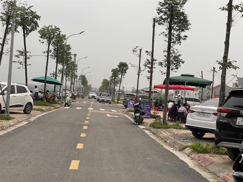 Bán đất đấu giá hoàng xá yên lãng giáp cầu hồng hà.