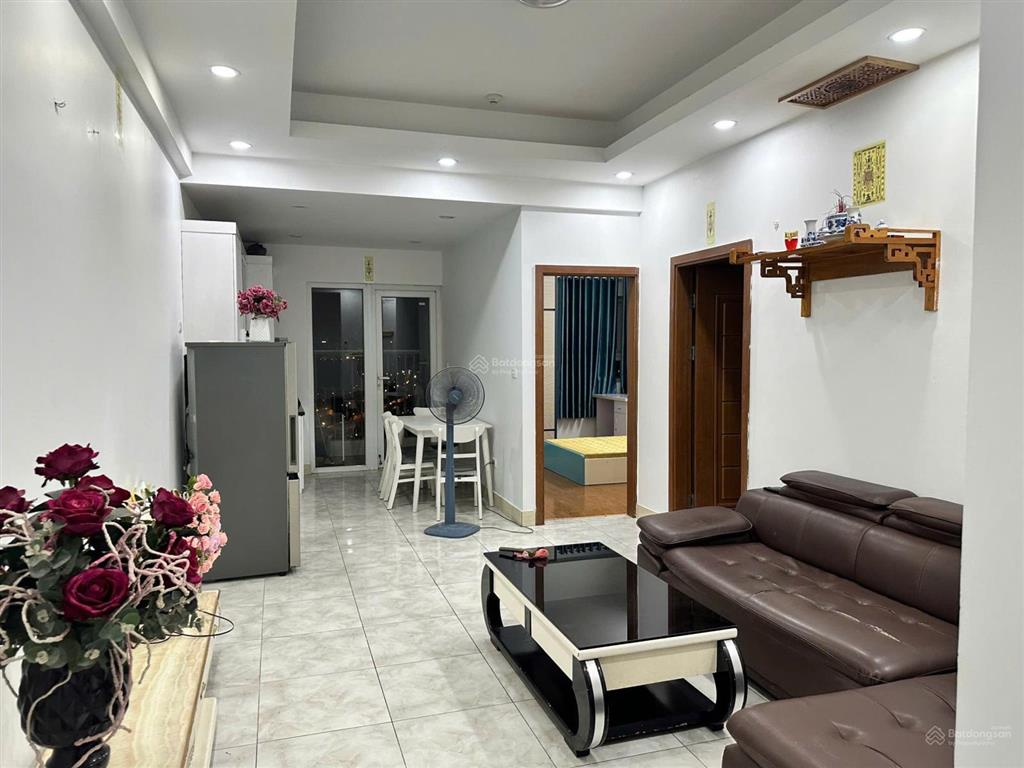 Bán 2pn 73.8m sử dụng tòa b1 gemek 1 giá 3 tỷ full nội thất. 0985 691 ***