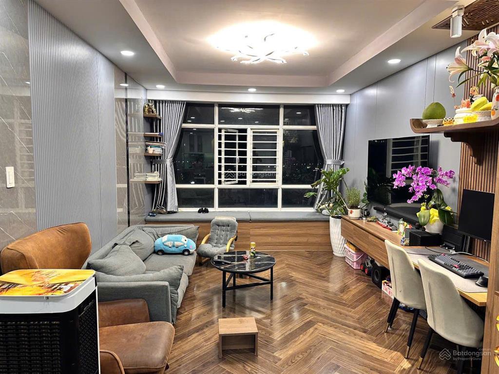 Bán căn hộ giai việt, 856 tạ quang bửu, dt 115m2, 2pn, 2wc, sổ hồng riêng. giá 5.7 tỷ