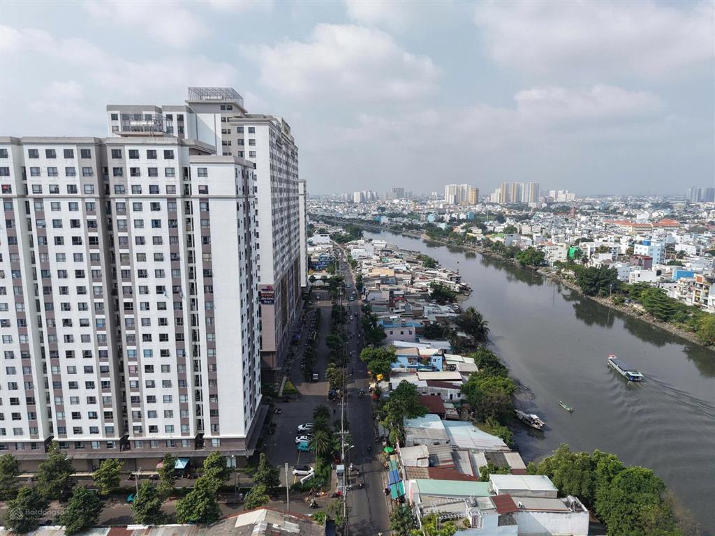 Bán căn 2pn view nội khu nhìn ra sông, cc green river q8