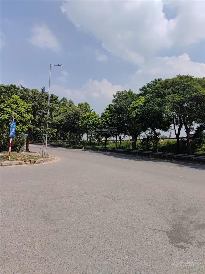 Bán đất cổ linh, long biên, dt 66m, mặt tiền 5,5m, ô tô tránh, vỉa hè, kinh doanh, giá 12,x tỷ
