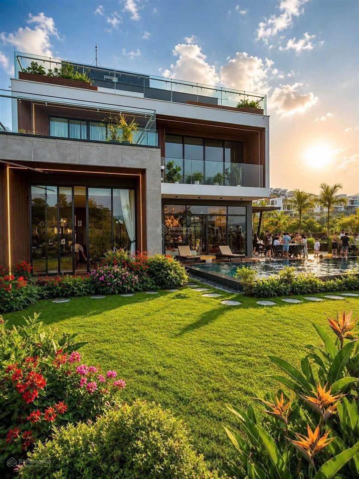 Bán bt tại ivory villas & resort, 6,8 tỷ, 400m2, 4pn, 6wc, pháp lý đầy đủ, nhận nhà ngay