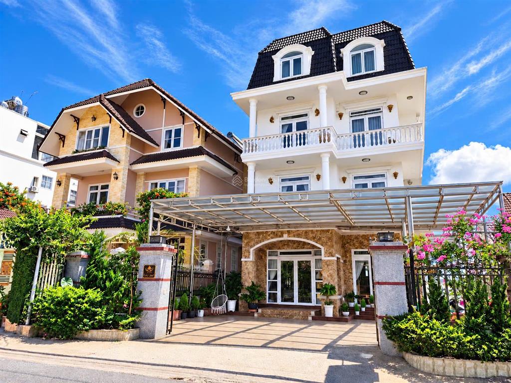 Hạ giá bán gấp khách sạn mặt tiền đường chính triệu việt vương 25 tỷ còn tl