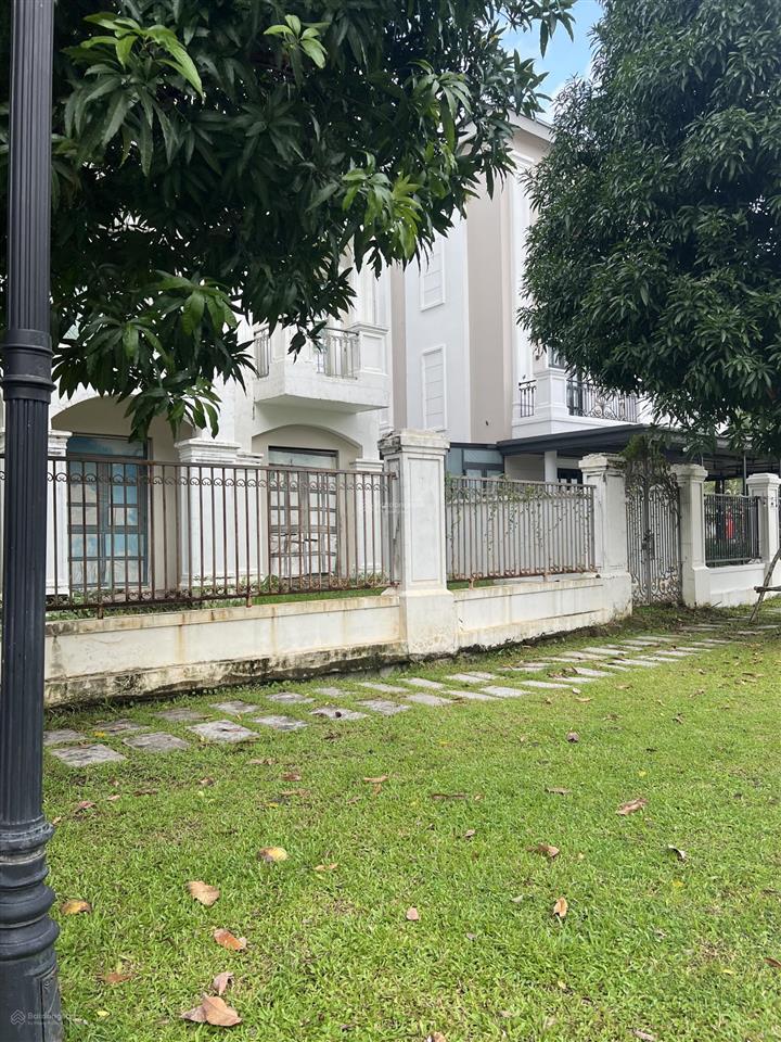 Định cư bán gấp biệt thự song lập 200m2 giá hời vinhomes grand park