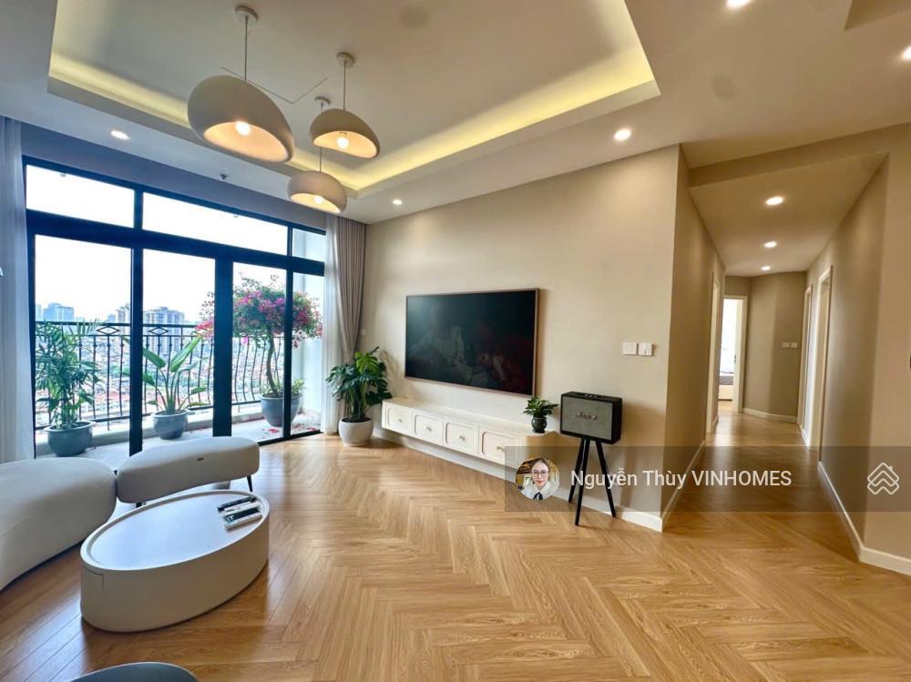 Bán căn hộ royal city 3 ngủ, full nội thất đẹp, 136m2, tòa r2 giá 14 tỷ
