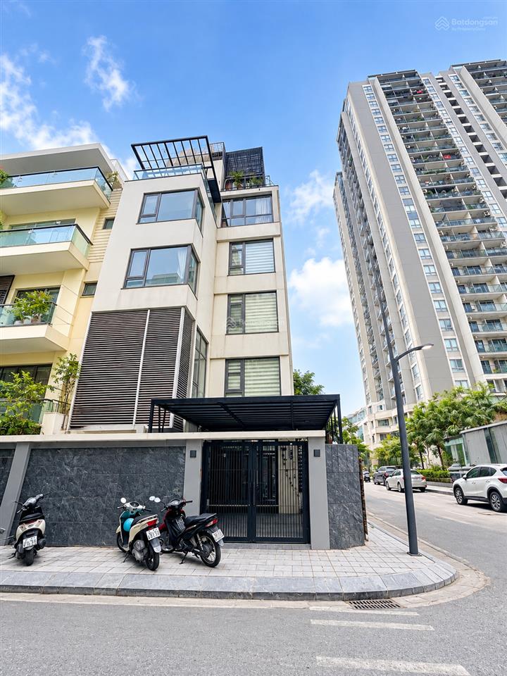 Bán liền kề góc nguyễn tuân 107m2 8 tầng 70 tỷ thang máy kinh doanh.