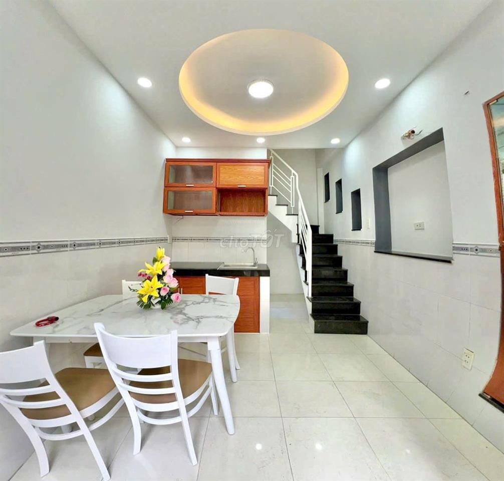 Nhà Tân Sơn Nhì 3 tầng chỉ 1,75 tỷ. Hẻm rộng gần mặt tiền