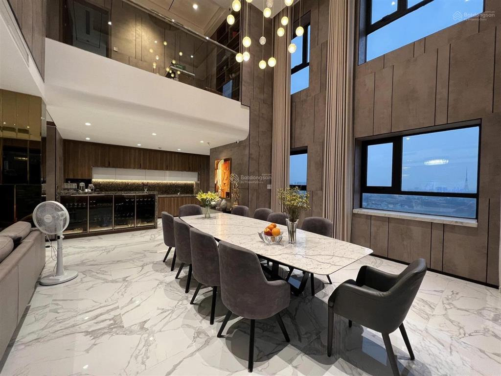 Продаётся квартира, 302 м², Nam Từ Liêm