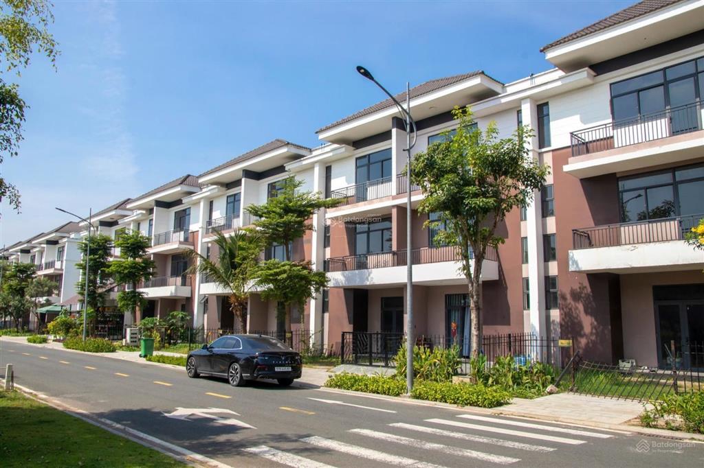 Bán gấp căn biệt thự có ban công 2,72 tỷ
