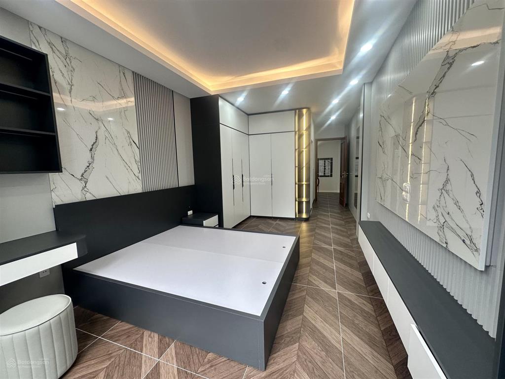 Nhà xây mới phố thanh nhàn dt 40m x 5 tầng thang máy