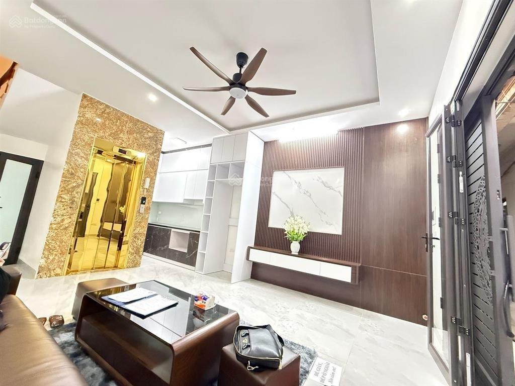 Gđ cần bán nhà 40m/5t/t máy lô góc 2 thoáng gần times city hai bà trưng giá hơn 9 tỷ