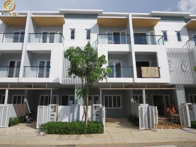 Giá ngộp nhất mega village khang điền 80m2, 1t 2l, nội thất, đường 20m, sổ hồng, kdc có bảo vệ
