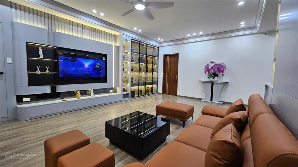 Bán căn hộ chung cư 17t5 hoàng đạo thúy căn 119m 3pn full đồ đẹp sẵn sổ gia đình thiện chí bán