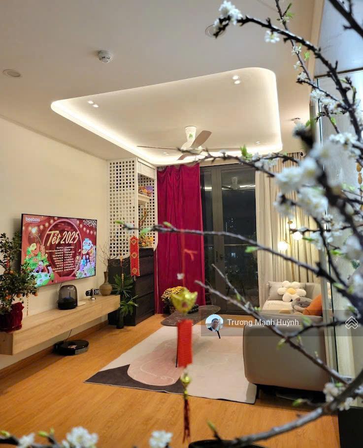 Bán cc lgóc vip ct14 ciputra 99m 3pn 2wc 8 tỷ view trọn cảnh đẹp sát lotte mall t,trung võ c công