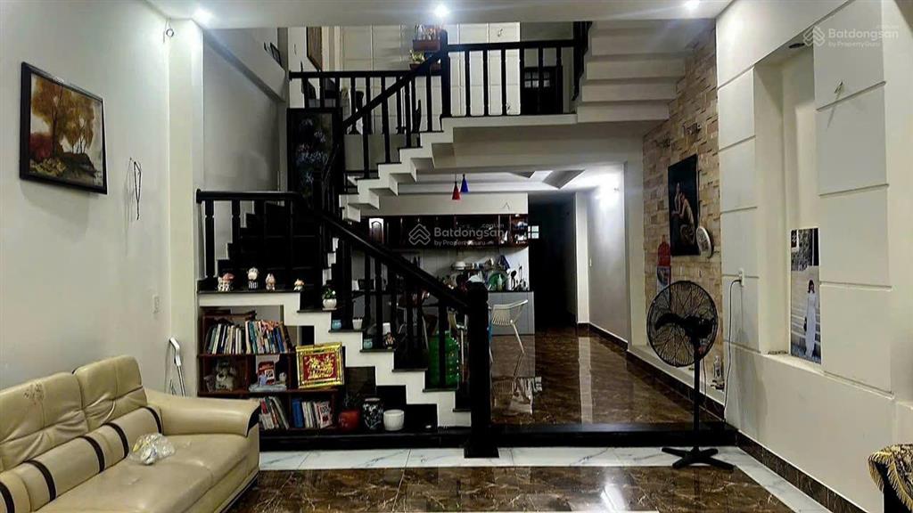 Bán nhà 3 tầng mặt tiền xuân thiều 10 gần biển dt 100m2, giá 5 tỷ 6 tl