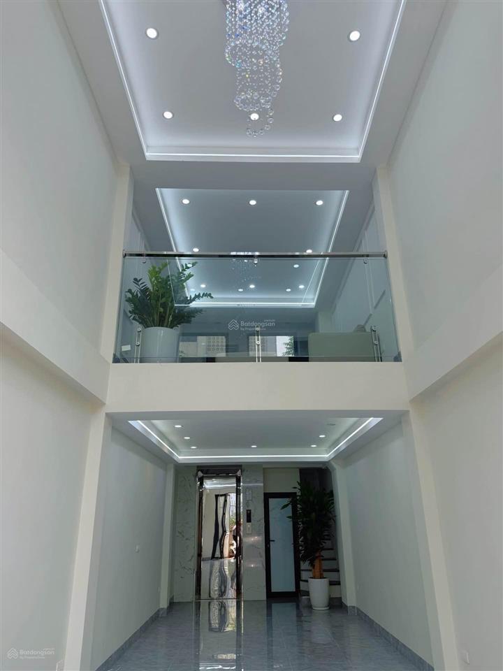 Hà 6 tầng thang máy phố dương văn bé 45m2. giá 15 tỷ 9. gara oto ngõ oto tránh.