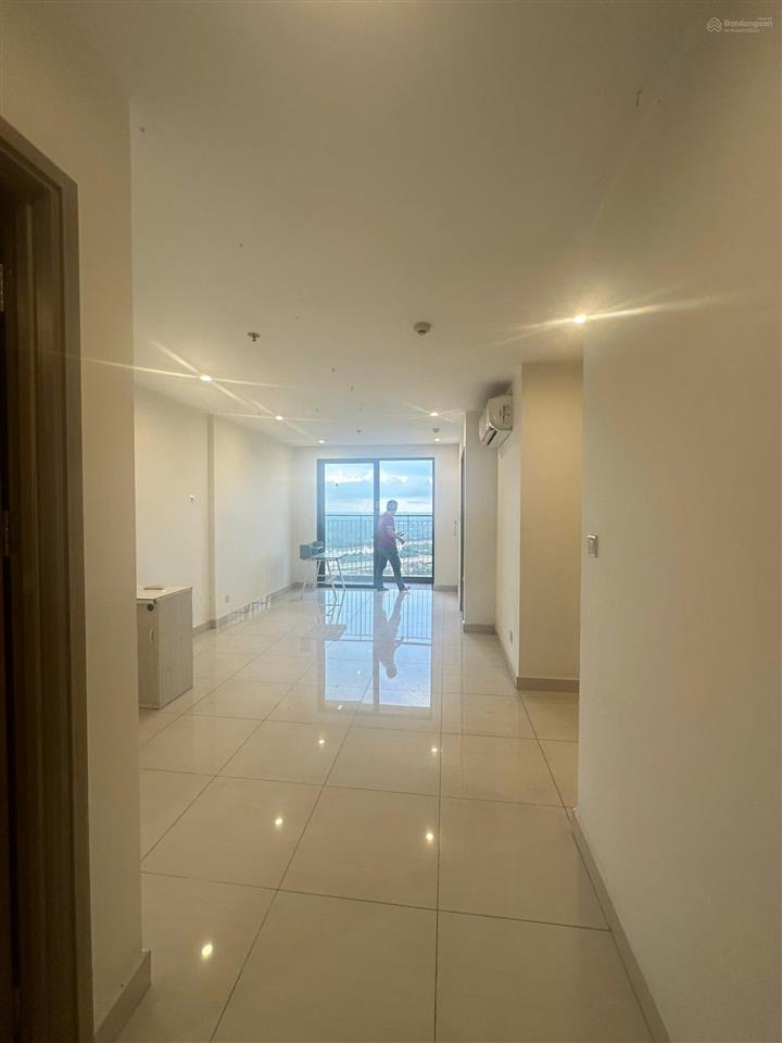 Quá rẻ căn 2 phòng ngủ vinhomes quận 9 diện tích lớn 68m2, giá chỉ 2,65 tỷ view sông, hướng đn.