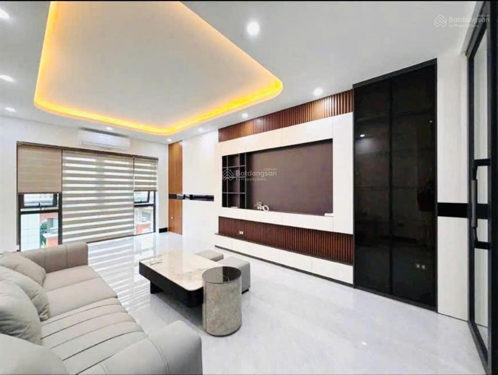 Bán nhà riêng giảng võ, ba đình, 55m x 5t thang máy, gần phố, view khách sạn thoáng vĩnh viễn