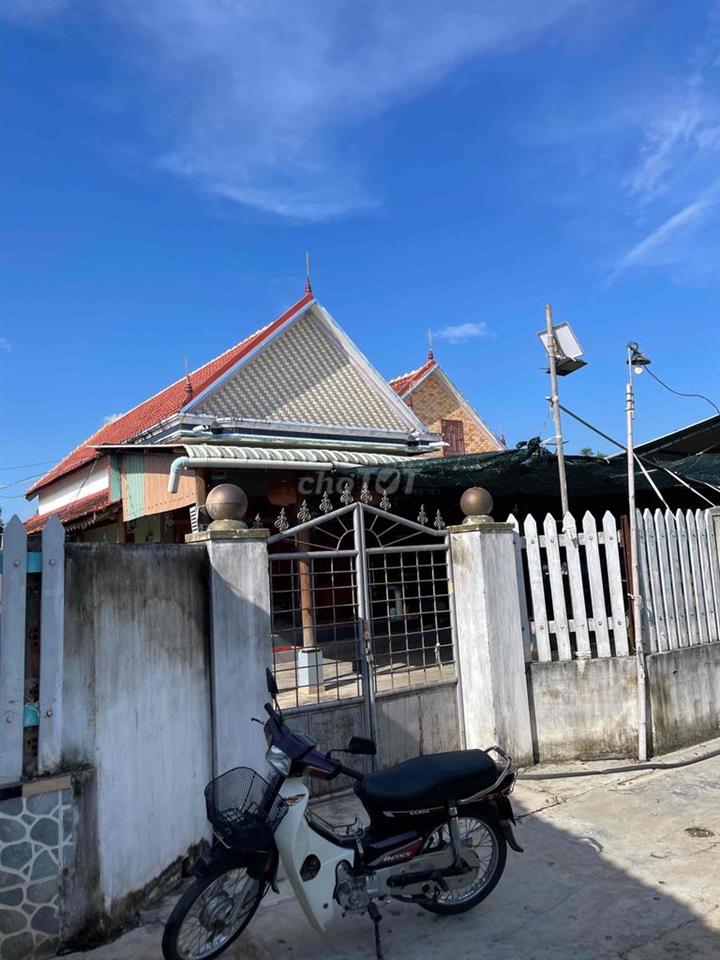 Bán cắt lỗ nhà ở gần trường tiểu học số 1 phù cát