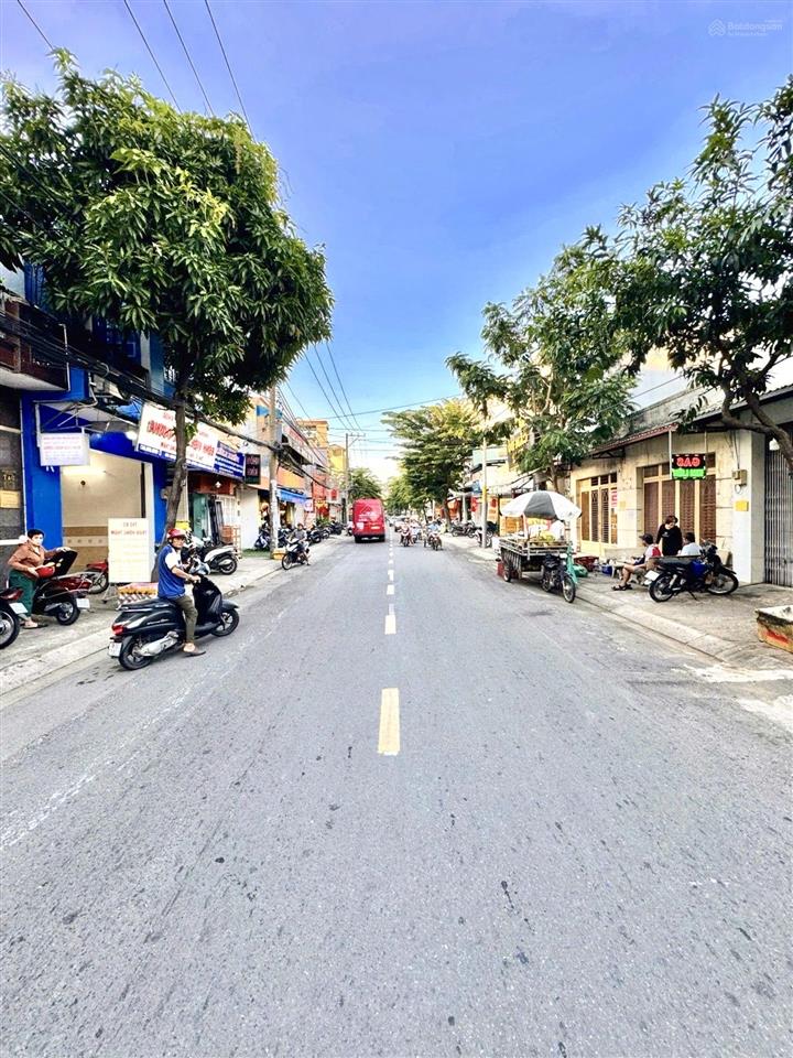 Nhà bình tân, gần tân phú, sát aeon mall 3 tầng 4 x 16m chỉ 5 tỷ hơn