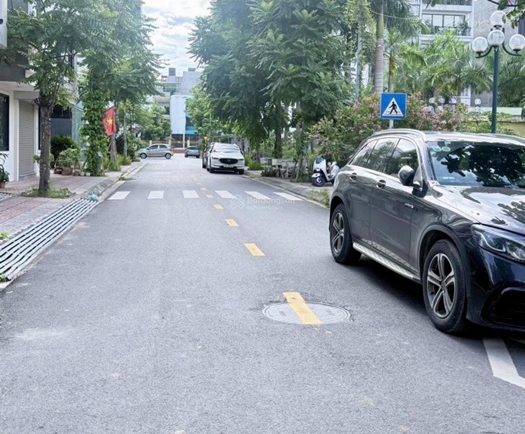 Đất tái định cư ngọc thụy 55m mặt tiền 5m