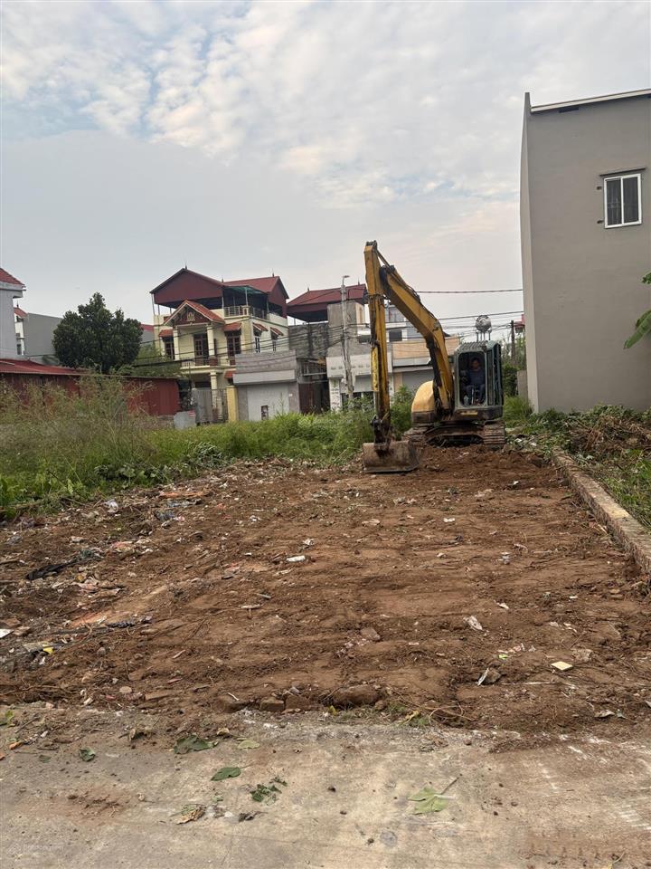 Lô góc 2mt 2,55 tỷ dt 54m2 mt 4m. tổ 9 ấp tre mê linh, trục chính, đường 2 ô tô tránh