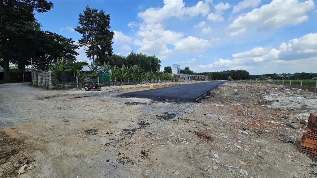Bán lô đất đối diện chợ tân bình ngã tư tân triều chỉ 400 triệu
