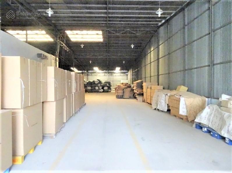 Cần bán nhà kho xưởng, diện tích 1.600m2 (30x53), cách công viên 30/4 khoảng 200m.