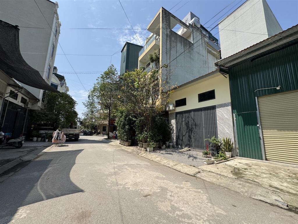 10 tỷ đất đấu giá phú lương 62.5m2, 5m mặt tiền cpxd 7 tầng thang máy sổ a4 không lỗi gì