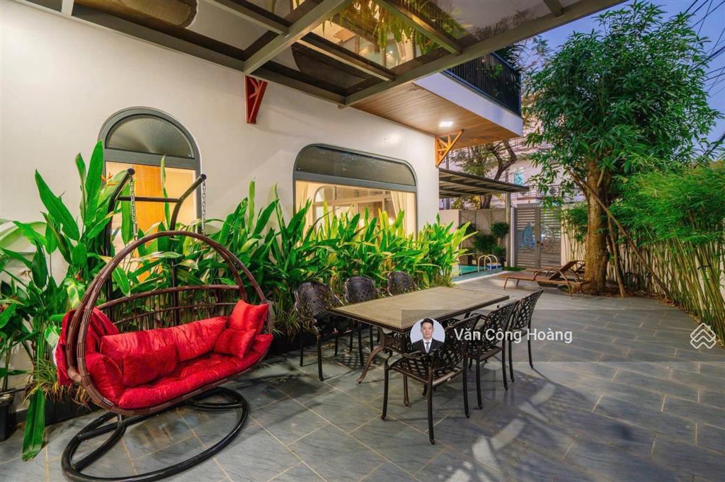 Căn villa hồ bơi góc 2 mặt tiền sát sông khu nam việt á 200m2 sẵn cho thuê 60 triệu giá tốt