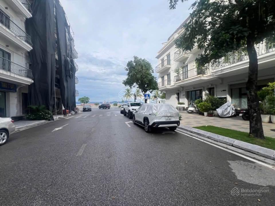 Bán nhà vinhomes bến đoan giá 14 tỷ có thang máy