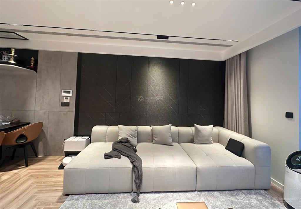 (mới) cần bán gấp căn 3pn full nội thất đẹp view hồ sẵn ở tại d'capitale trần duy hưng, giá 10 tỷ