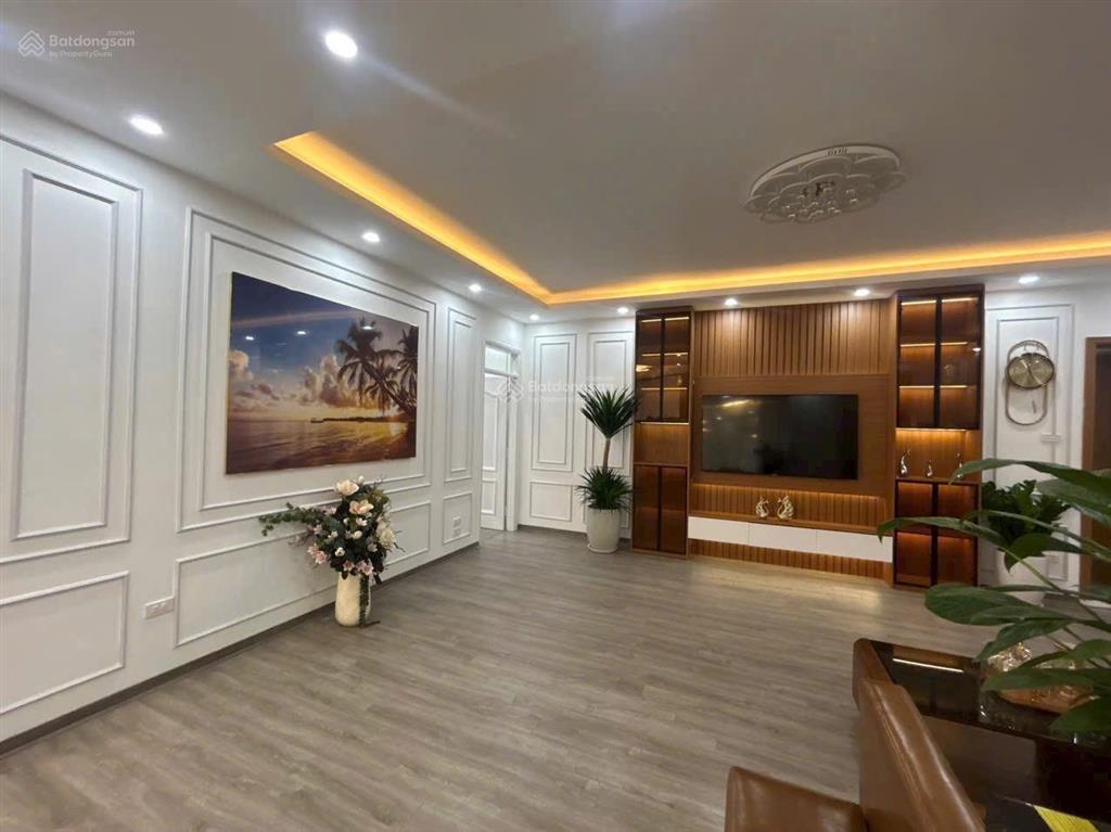 Gia đình cần tiền bán nhanh căn hộ 120m2 tòa 17t6
