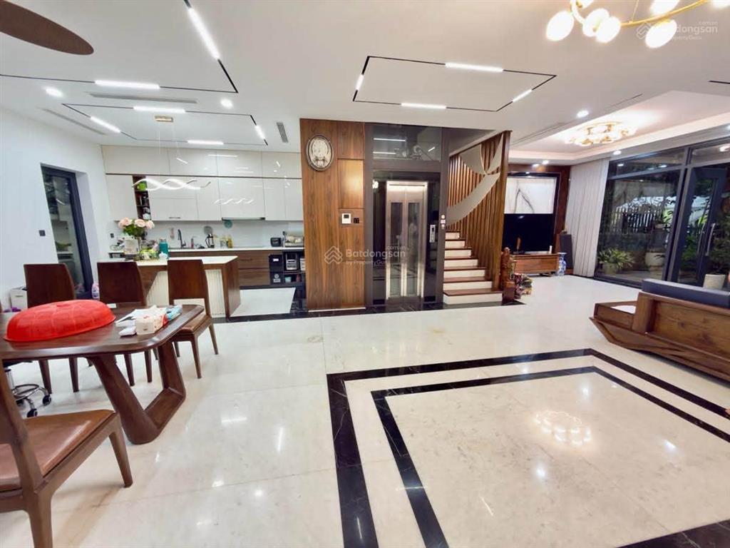 Chính chủ gộp bank nhà 69m x 7 tầng, thang máy, kinh doanh, thoáng sáng ở sướng, nguyễn chánh