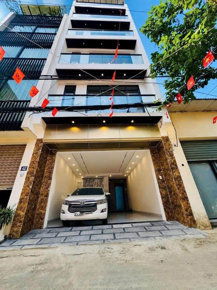 TRUNG KÍNH- 15,8 TỶ- NHÀ MỚI- THOÁNG SÁNG- 7 NGỦ – THANG MÁY, GARA Ô TÔ- 30M RA PHỐ.
