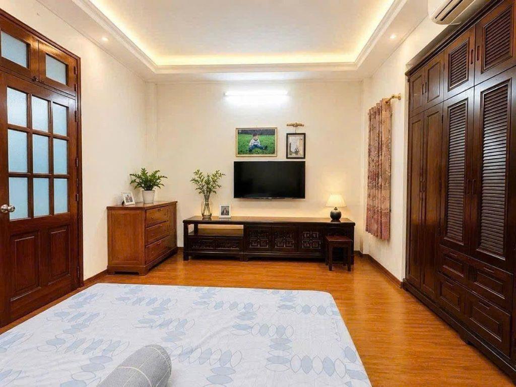 Hạ 1 tỷ bán nhà Giải Phóng 99m2, 4T, MT6.9m Gara ô tô view cực thoáng giá nhỉnh 21 tỷ