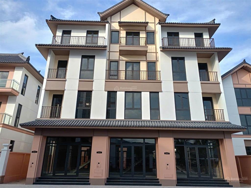 Bán 1 căn nhà 4 tầng (cạnh hồ bơi), dự án vinhomes pearl bay nha trang. dt 63m2. giá 12,5 tỷ